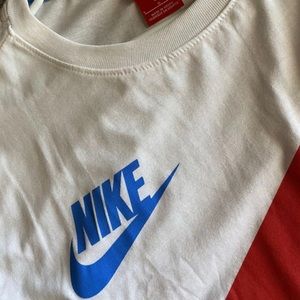 Nike top
